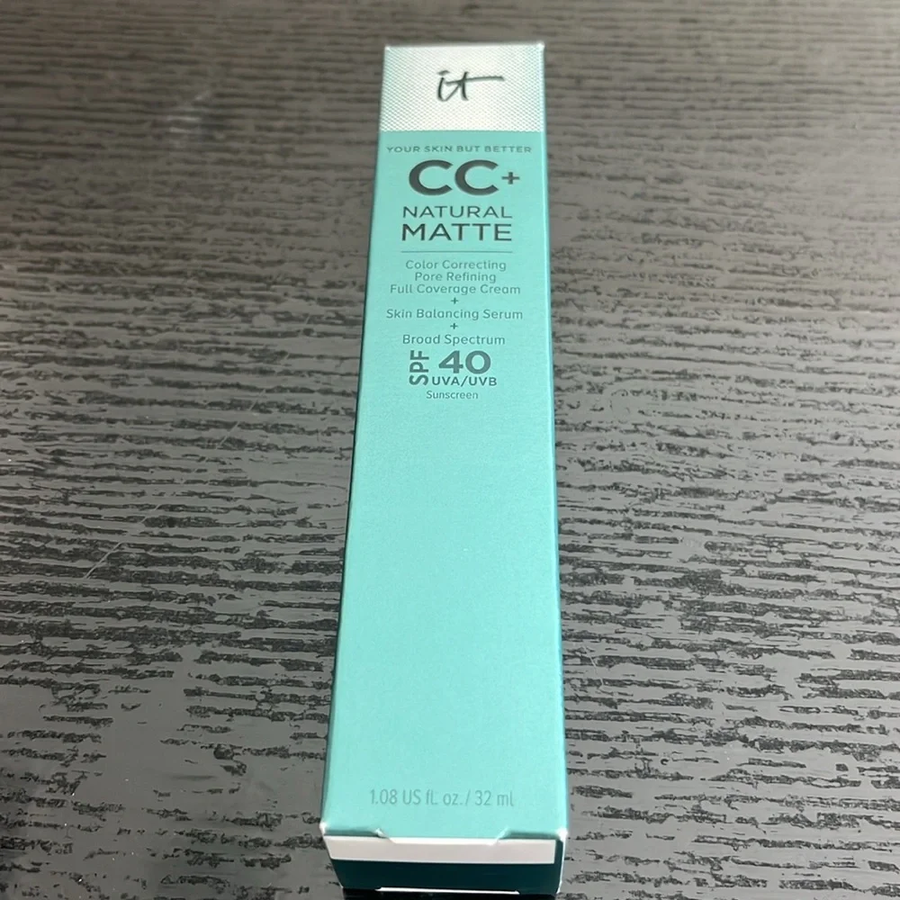 CC plus natural matte in shade Medium. NWT/NIB